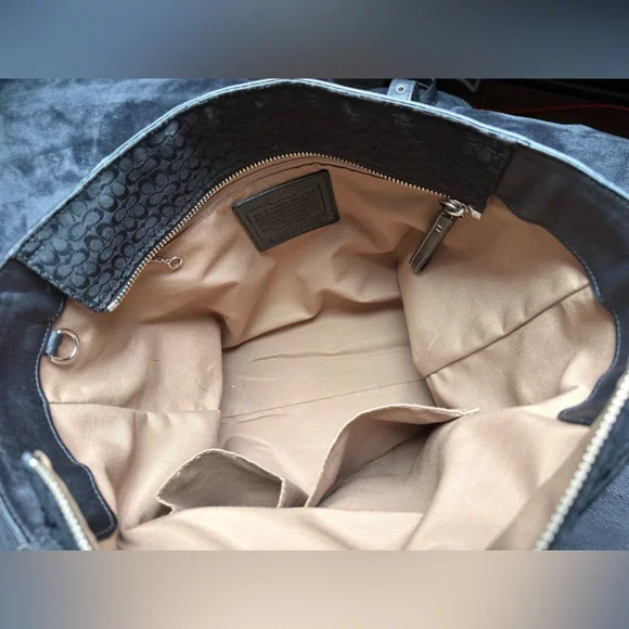 Coach Signature Gallery Jacquard Black Tote Purse Carryall - Picture 3 of 6